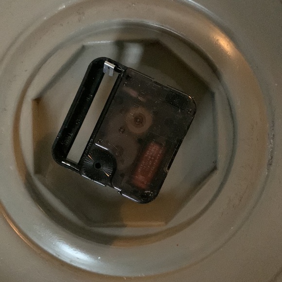 COPY - Rolls Royce hubcap Clock - Picture 6 of 7